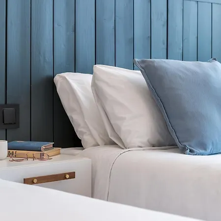 By Olala Homes Guest house *